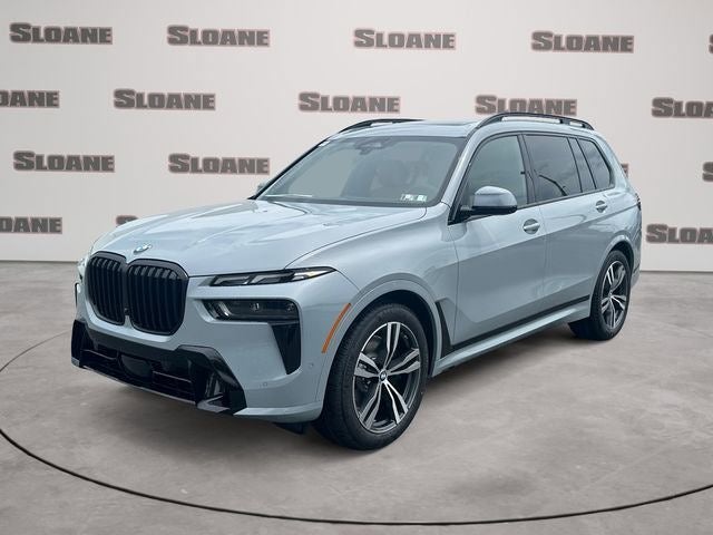 2027 BMW X7 xDrive40i in Gray — front three-quarter view
